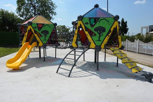 Hendek de uzun süredir beklenen çocuk parkının yapımına sonunda başlandı...