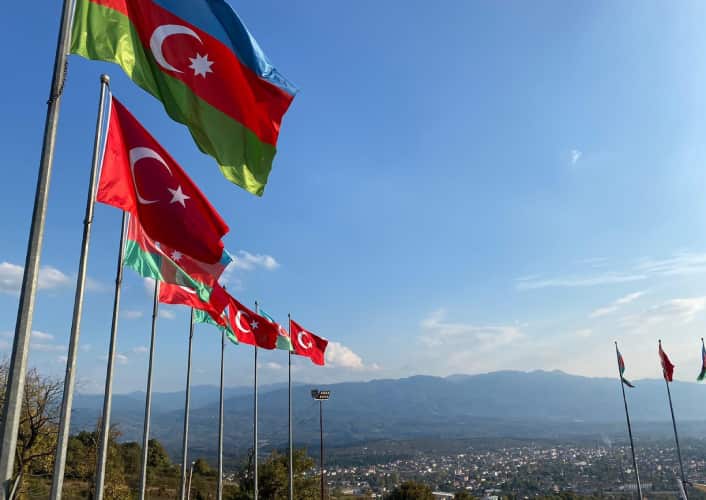 Hendek Semaları Azerbaycan bayraklarıyla donatıldı...