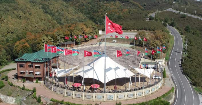 Hendek Bayraktepe Semaları Azerbaycan bayraklarıyla donatıldı...