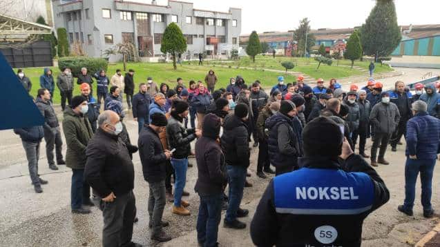 Hendek Noksel de Türk Metal Sendikası üyeleri eylem yaptı