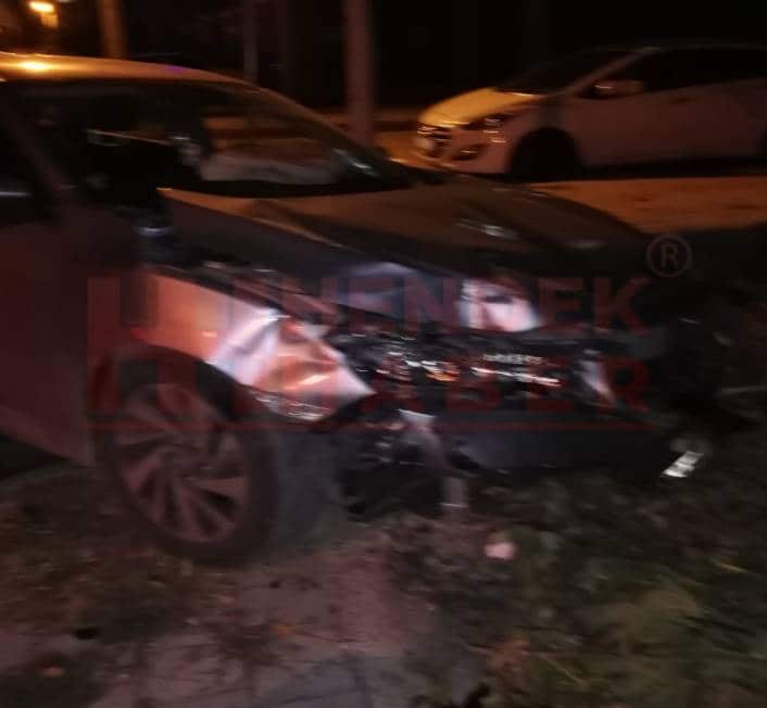 Hendek Yeni Mahalle’de İki otomobil çarpıştı 2 yaralı…