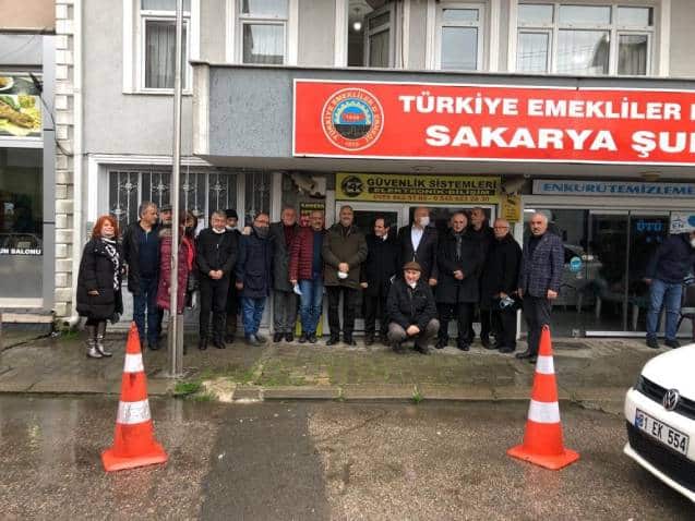 Türkiye Emekliler Derneği Sakarya Şubesini ziyaret ederek, talep ve beklentilerini dinledi.